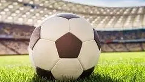 【生死攸关！阿隆索面临绝境，皇马恐换帅，齐祖与渣叔：谁能拯救蓝军危机？】